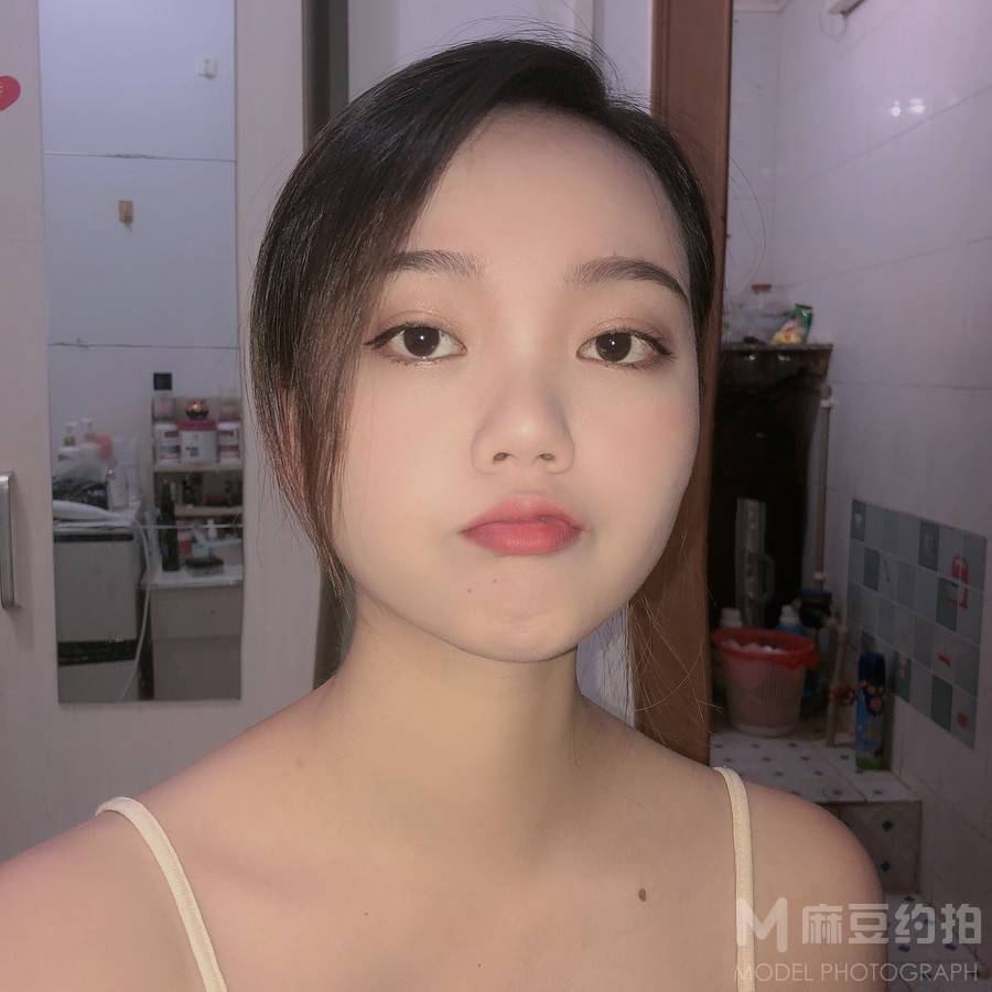 妆容模特