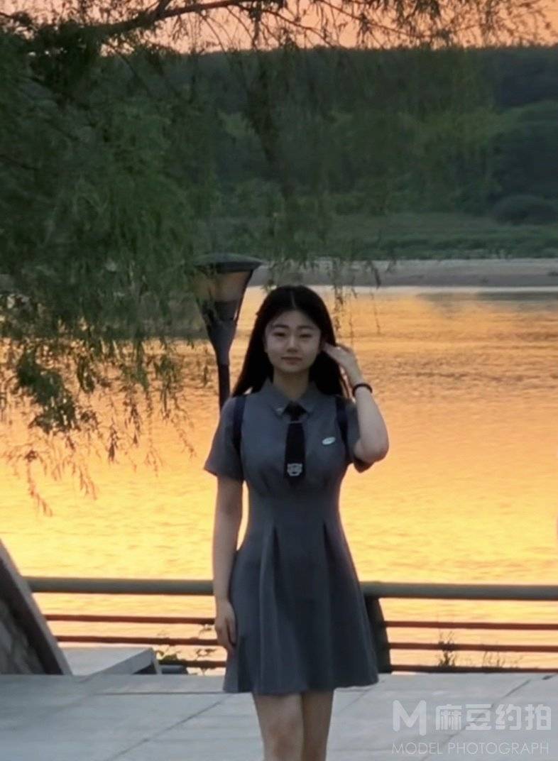 校园模特