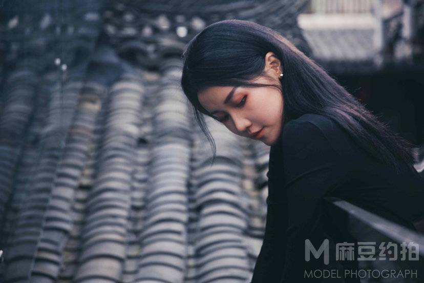 黑白模特