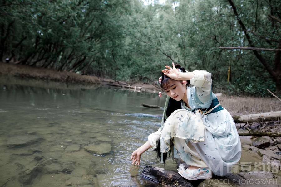 汉服模特