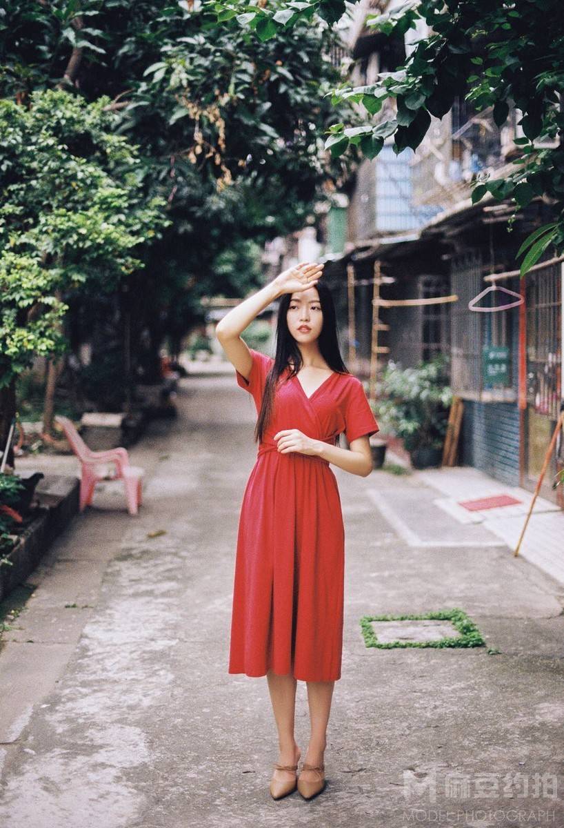 情绪模特
