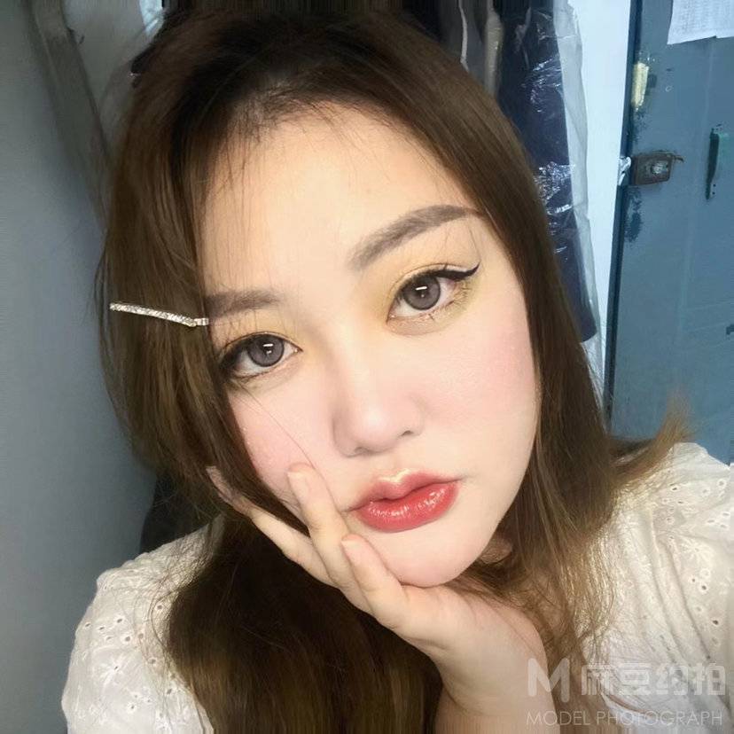 妆容模特