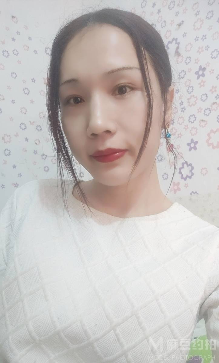 黑白模特