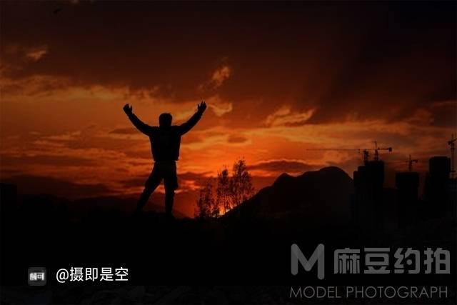 情绪模特