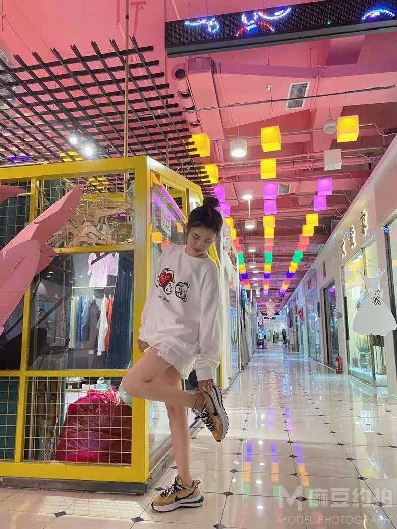 黑白模特