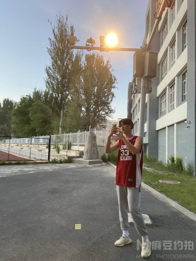 校园模特