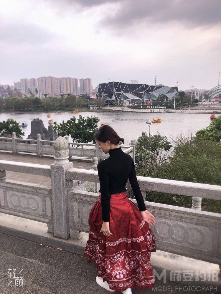 校园模特