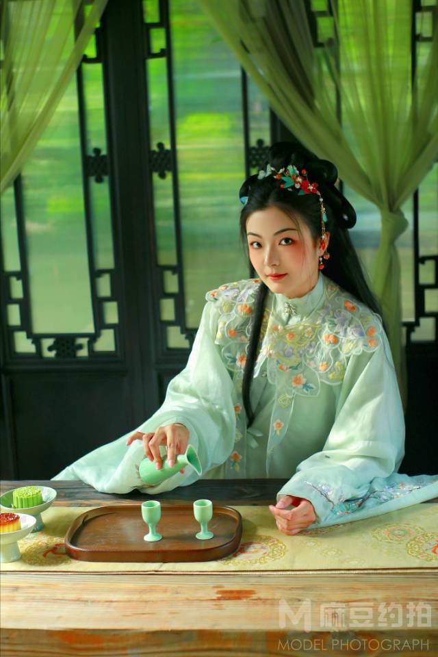 汉服模特