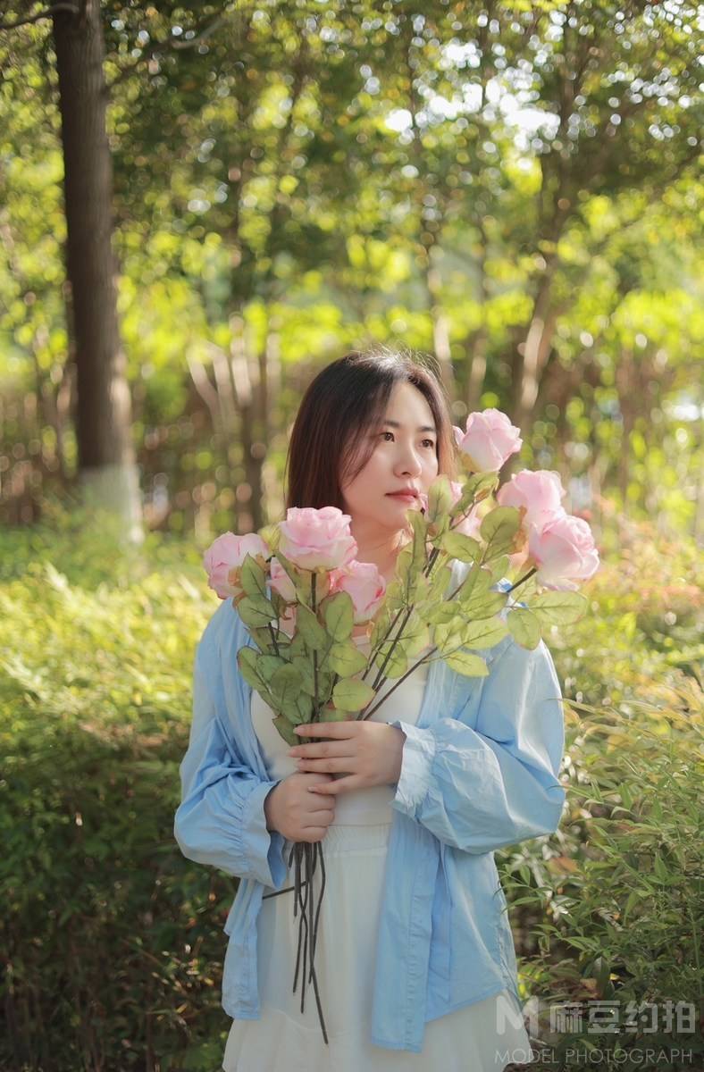 情绪模特