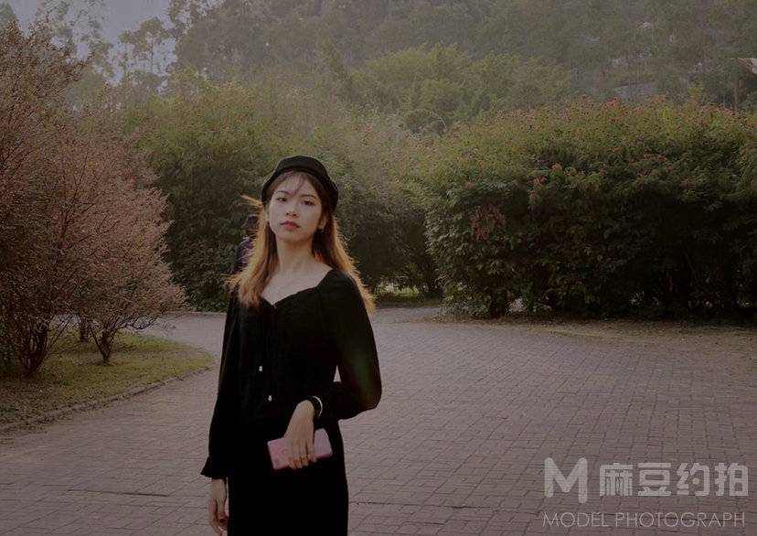 情绪模特