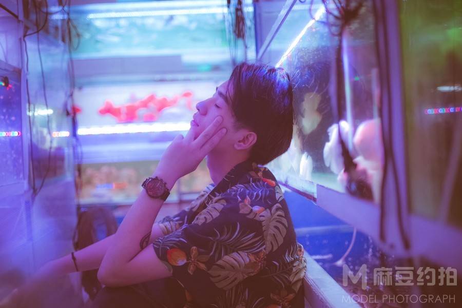 情绪模特