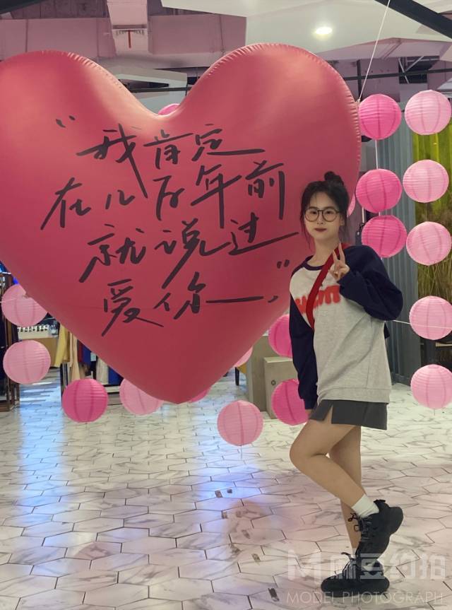 校园模特