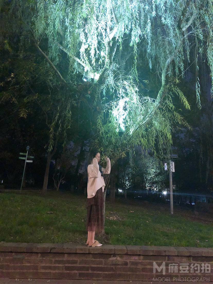夜景模特