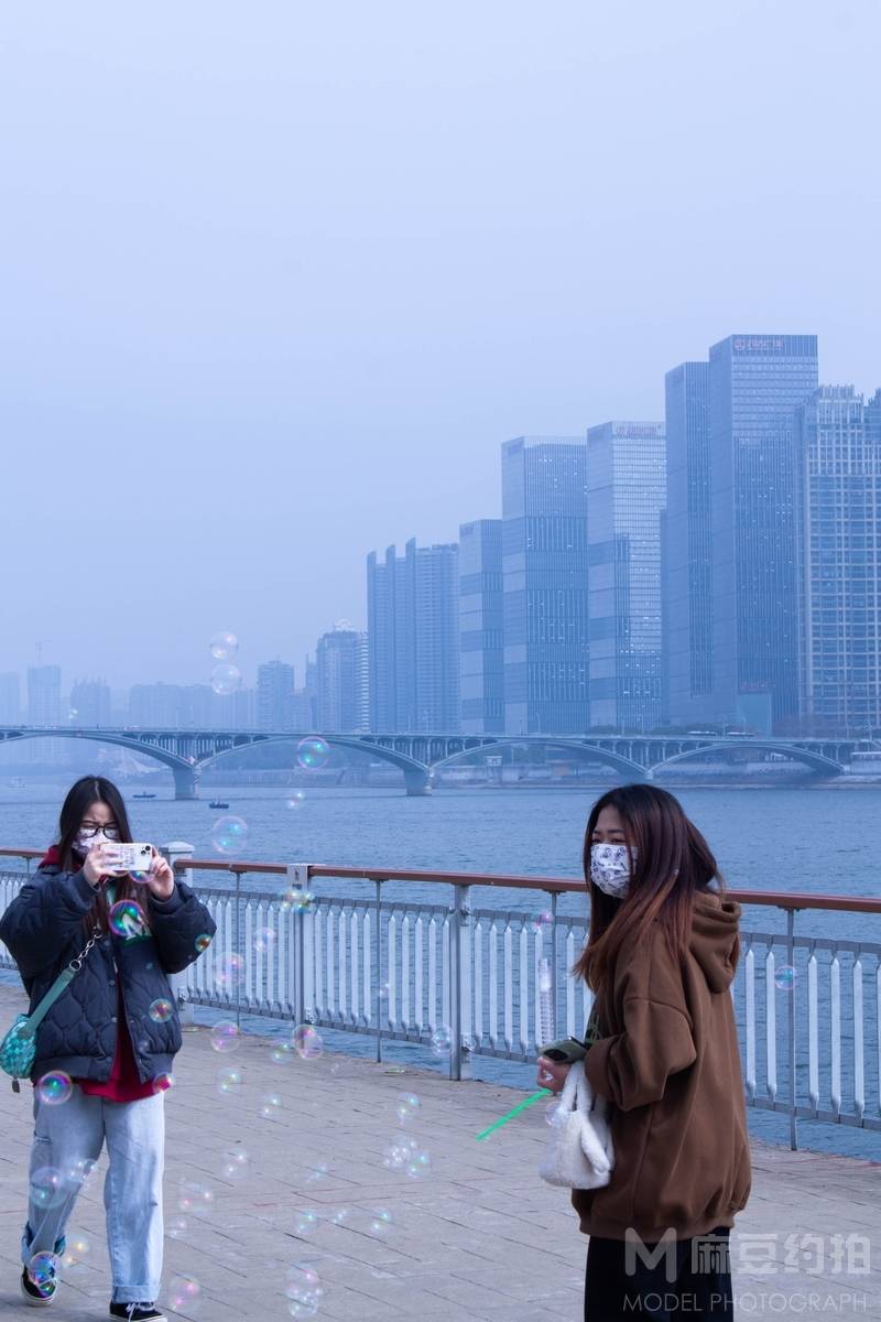 夜景模特