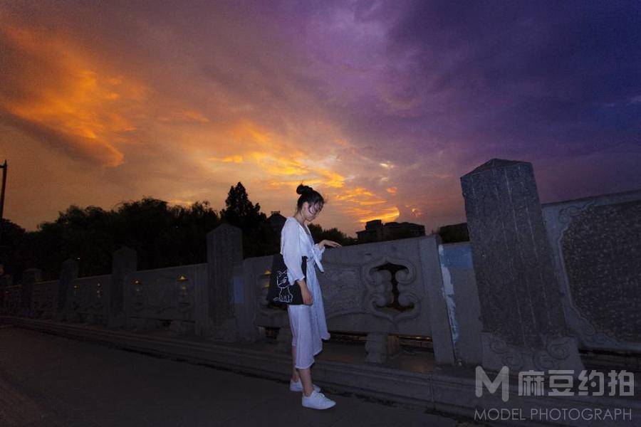 夜景模特