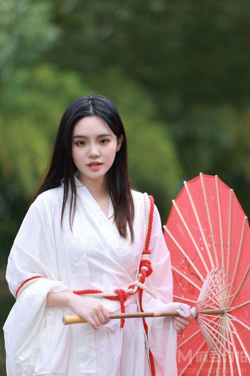 黑白模特