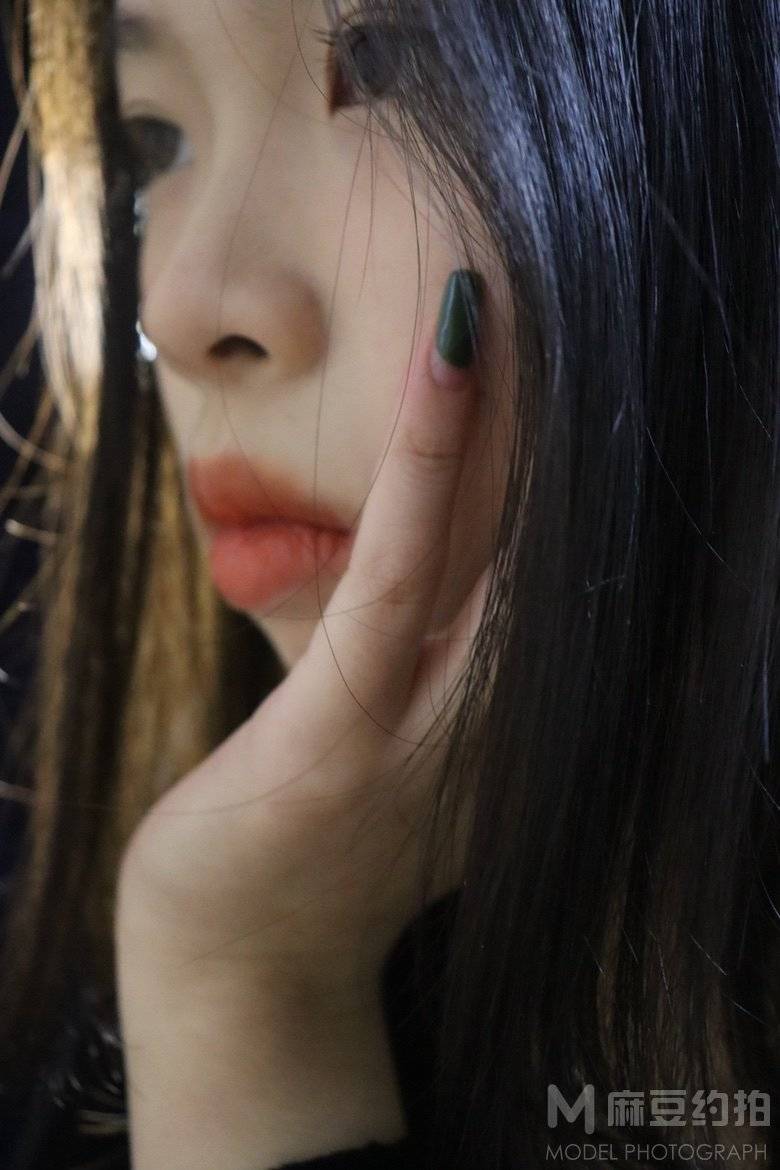 黑白模特