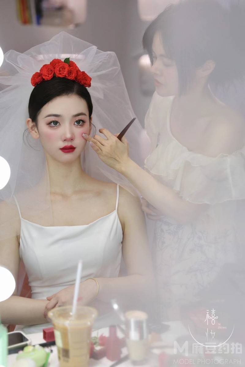 妆容模特
