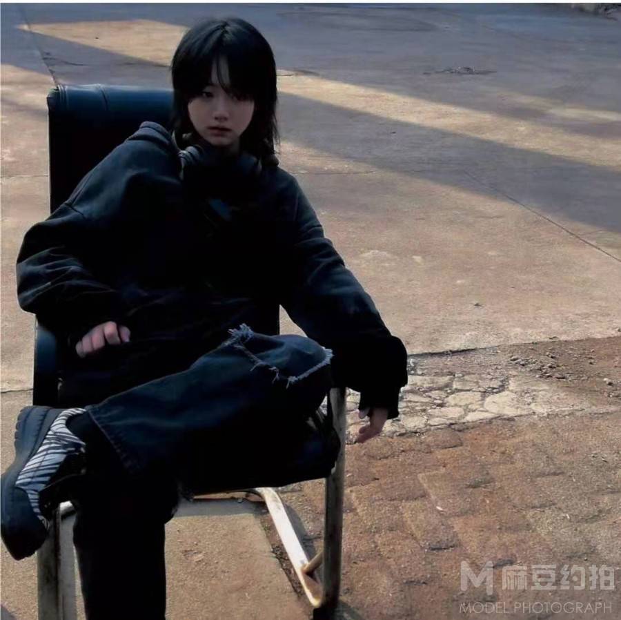 黑白模特