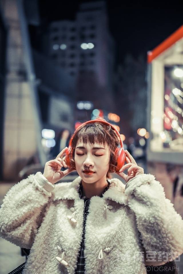 情绪模特