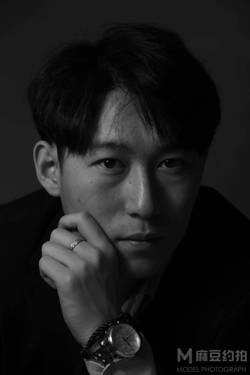 黑白模特