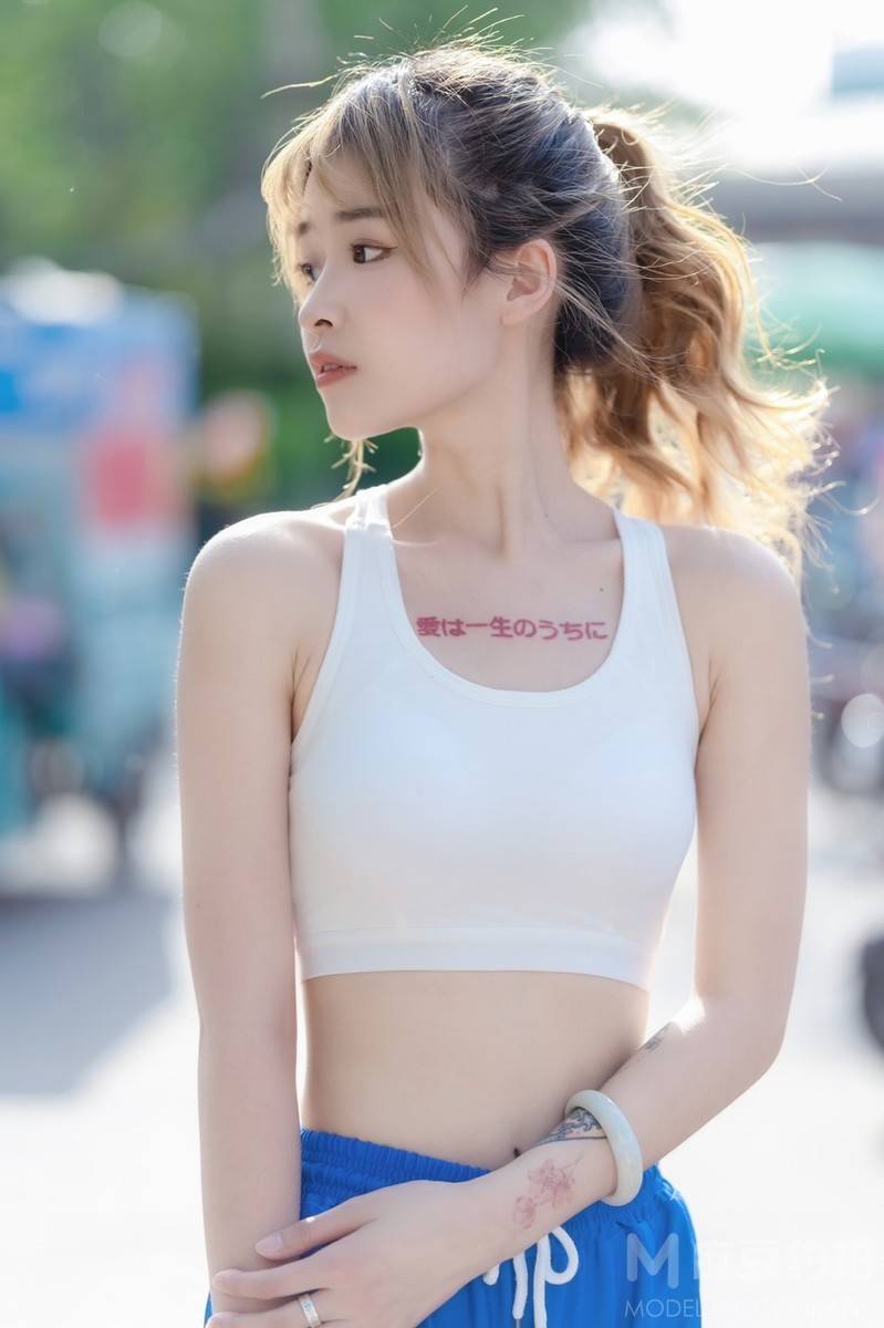 校园模特