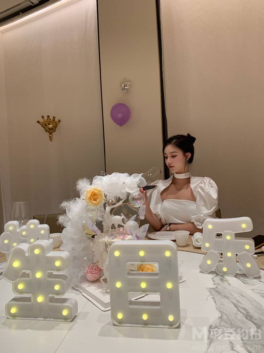 妆容模特