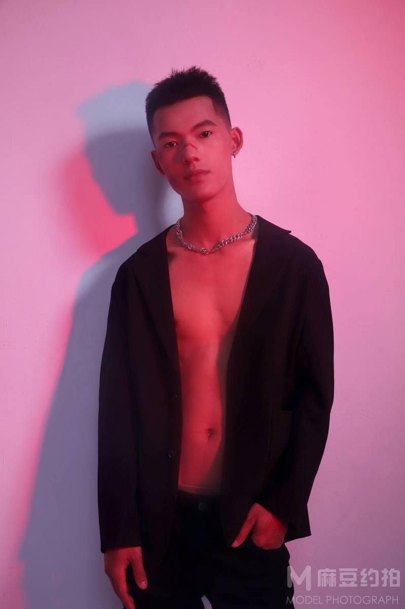 黑白模特