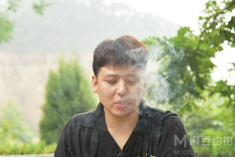 情绪模特