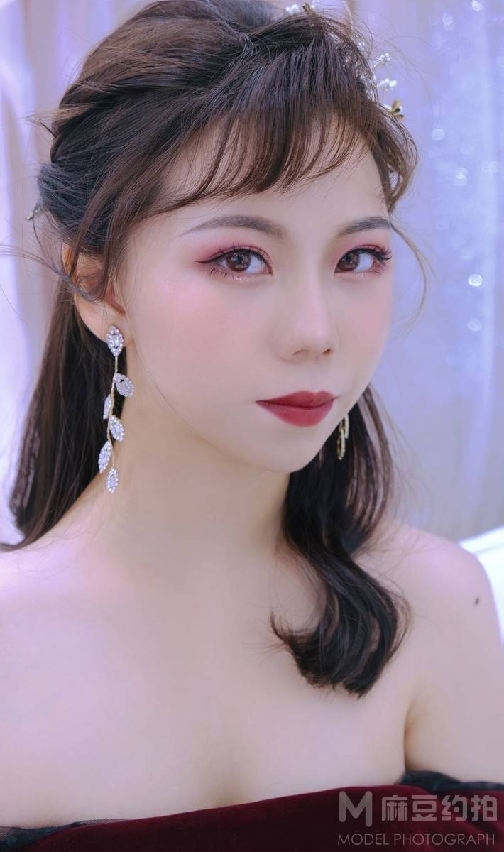 妆容模特