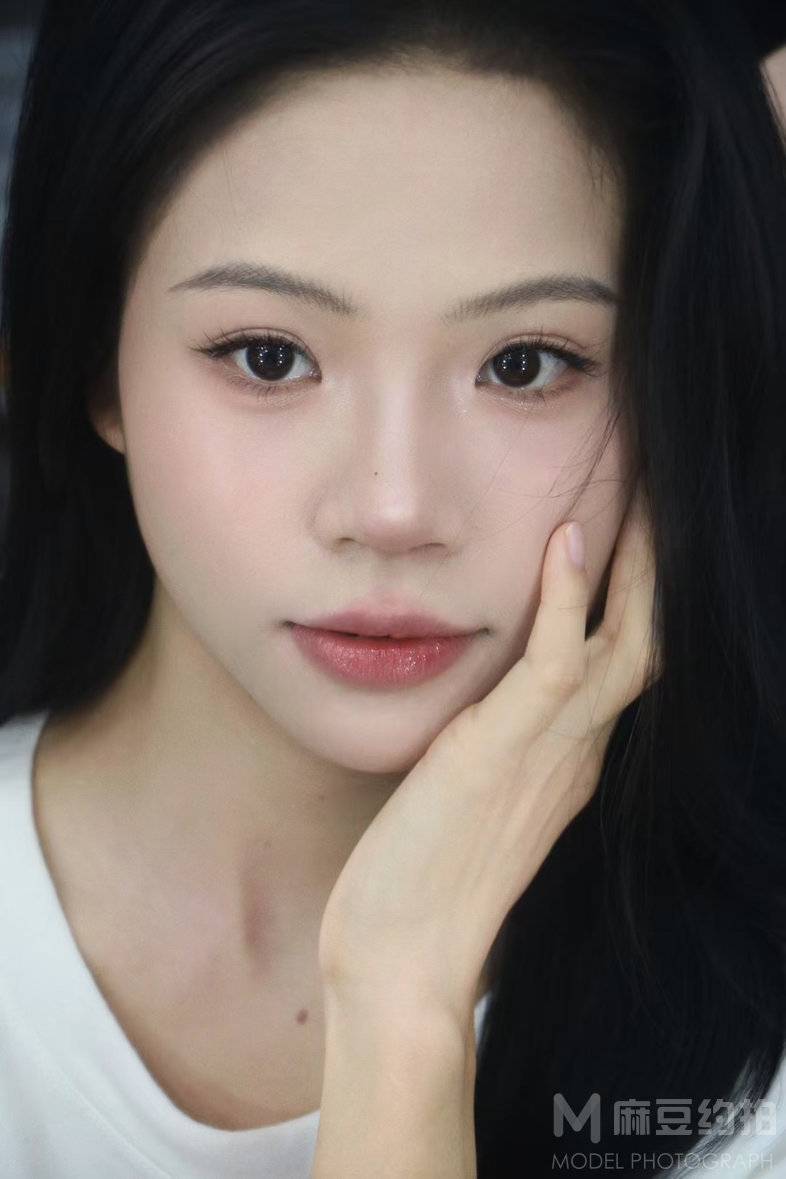妆容模特