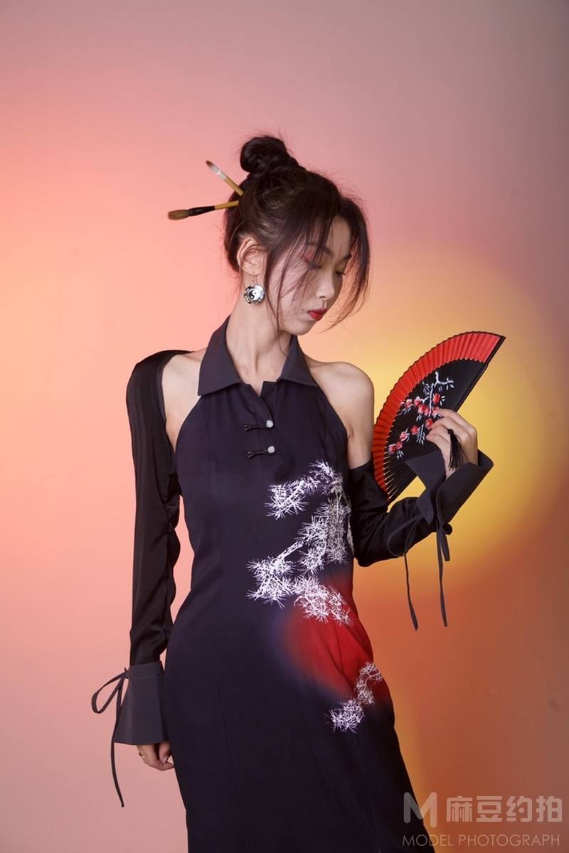 情绪模特