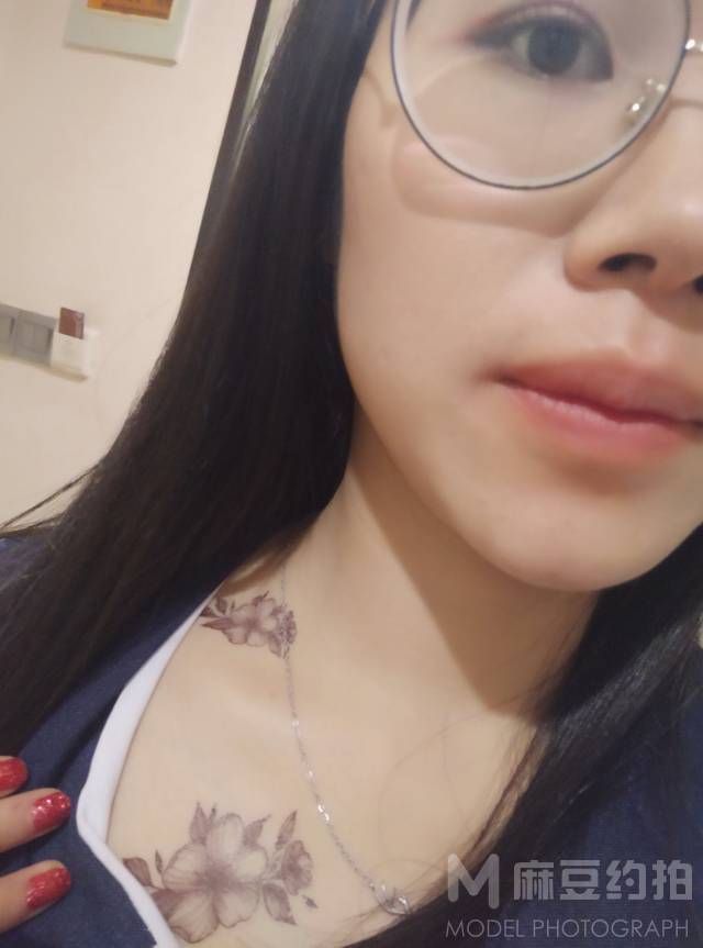 纪实模特