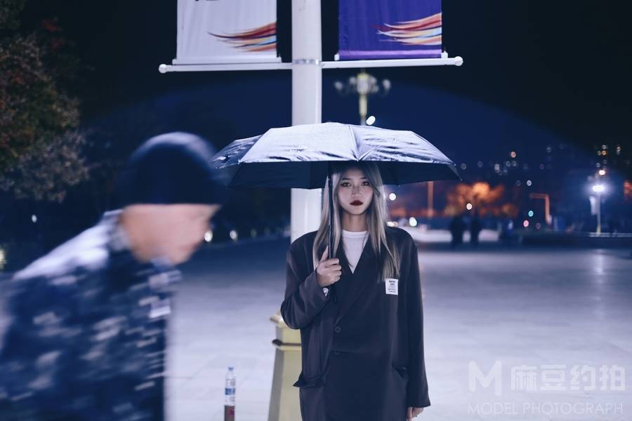 情绪模特