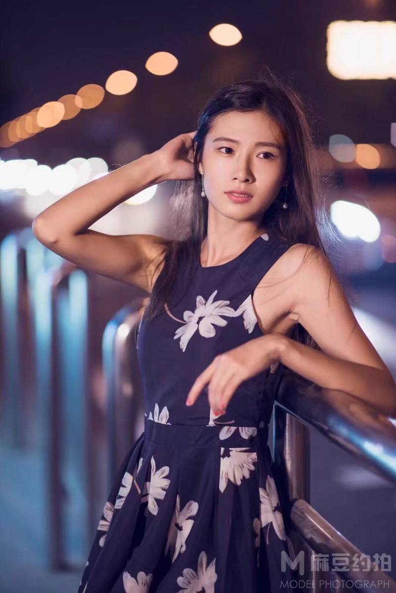 夜景模特