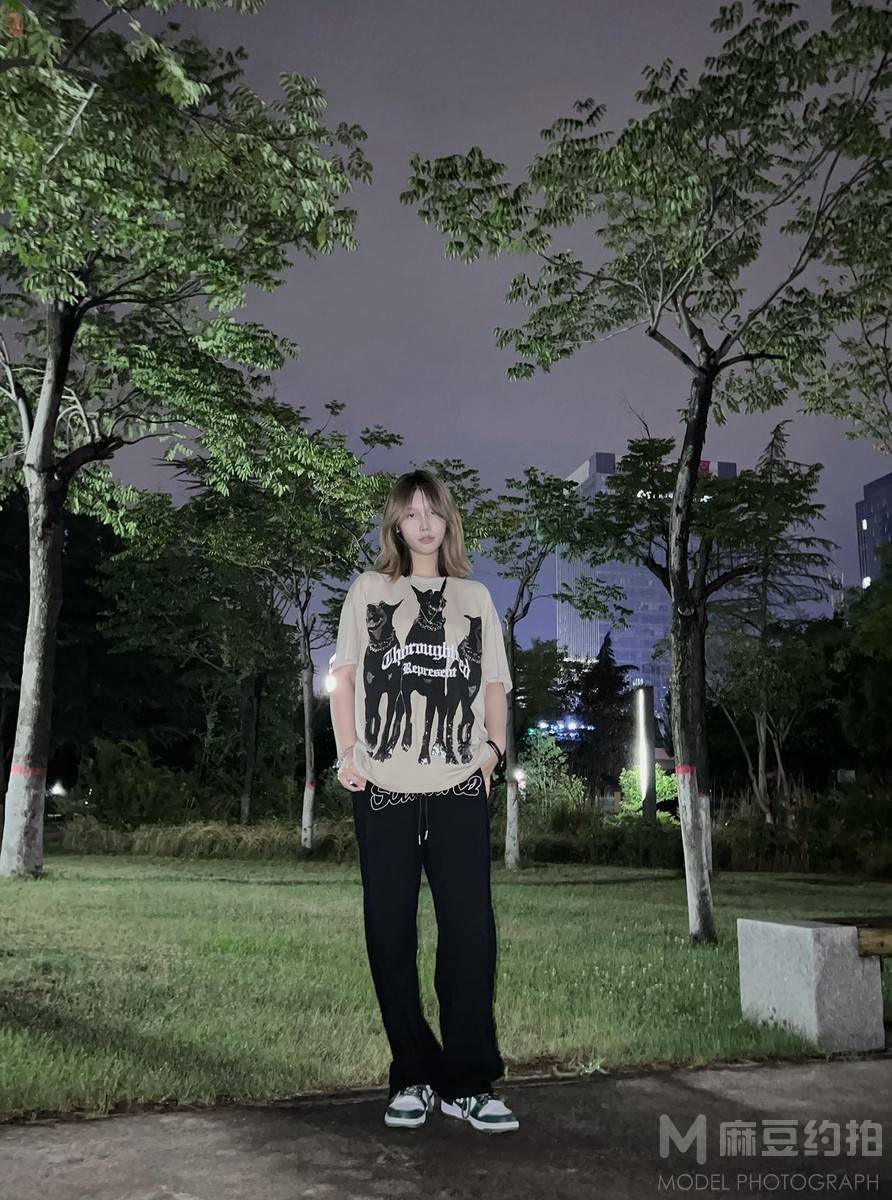 夜景模特