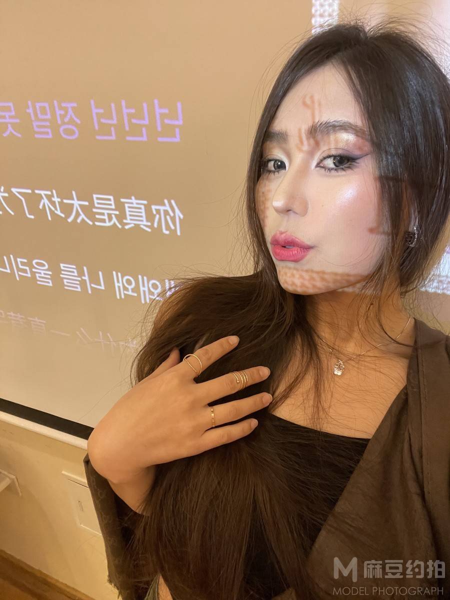 妆容模特