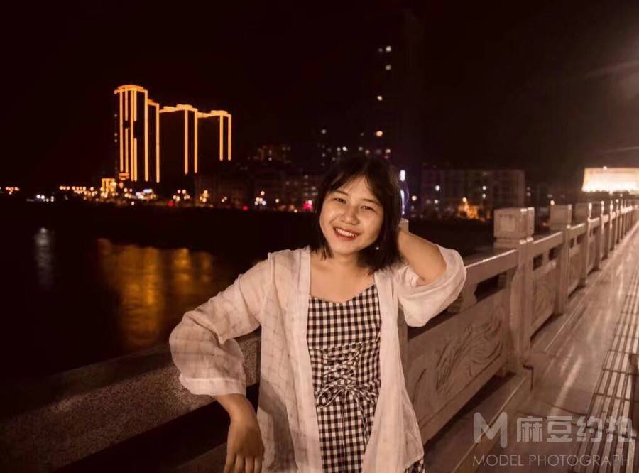 夜景模特