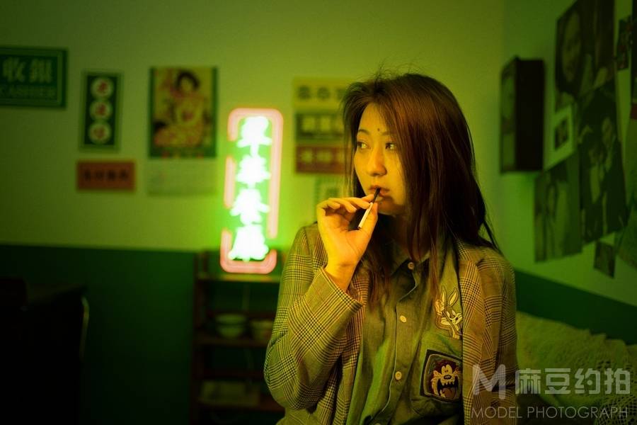 情绪模特