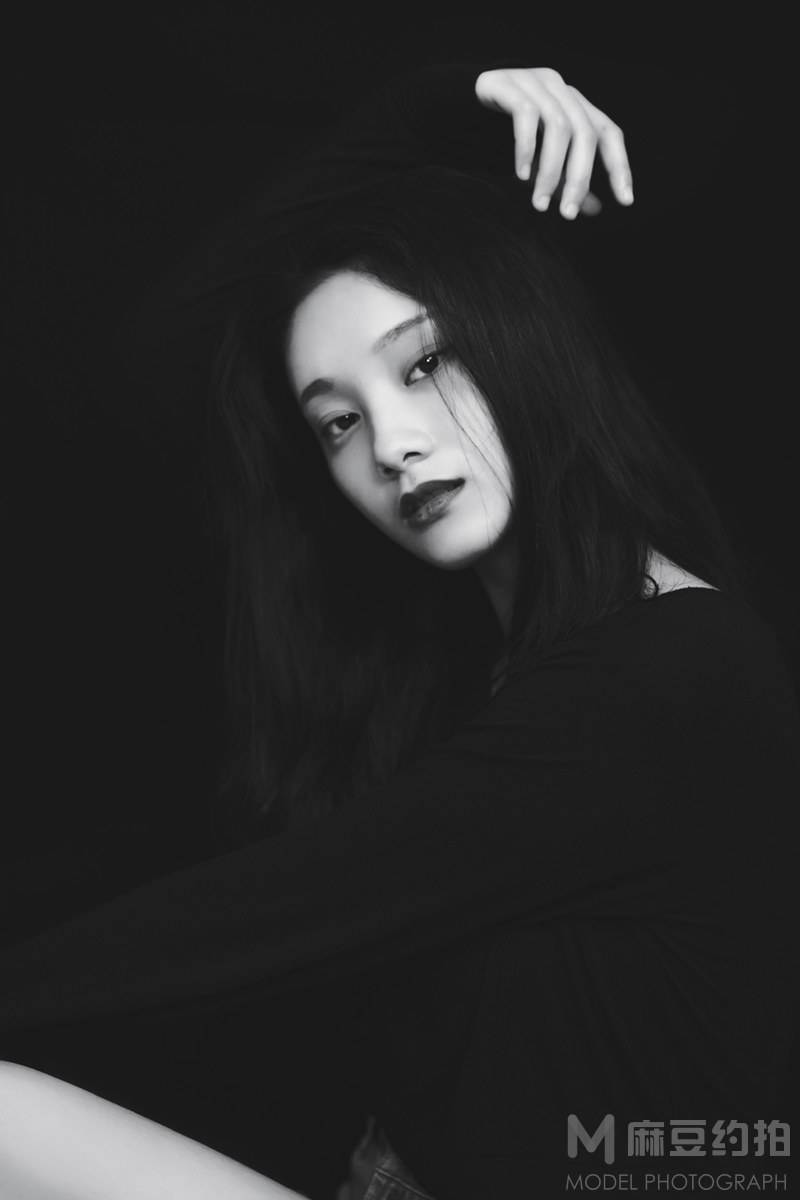 黑白模特
