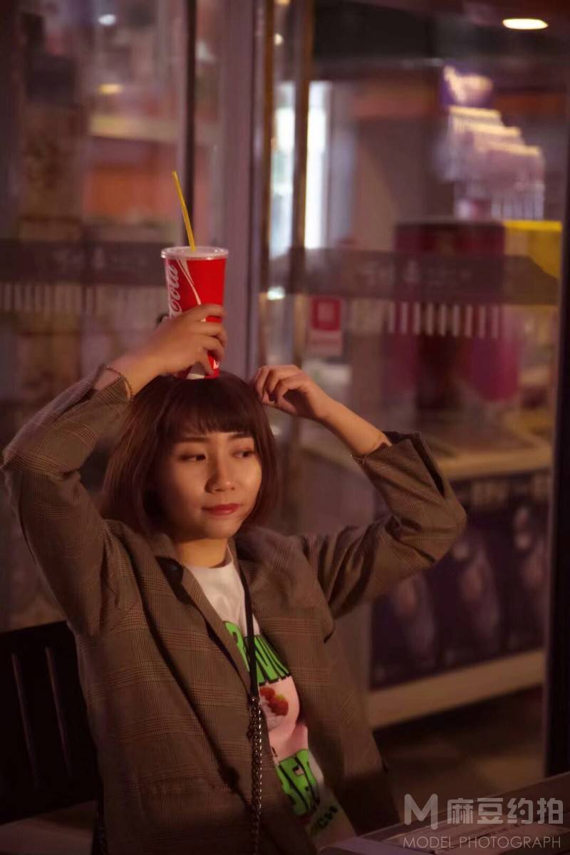 情绪模特