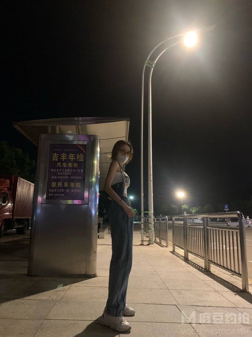 夜景模特
