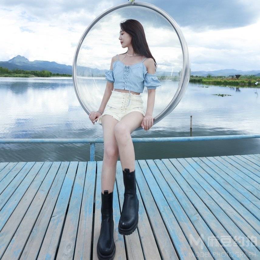 黑白模特