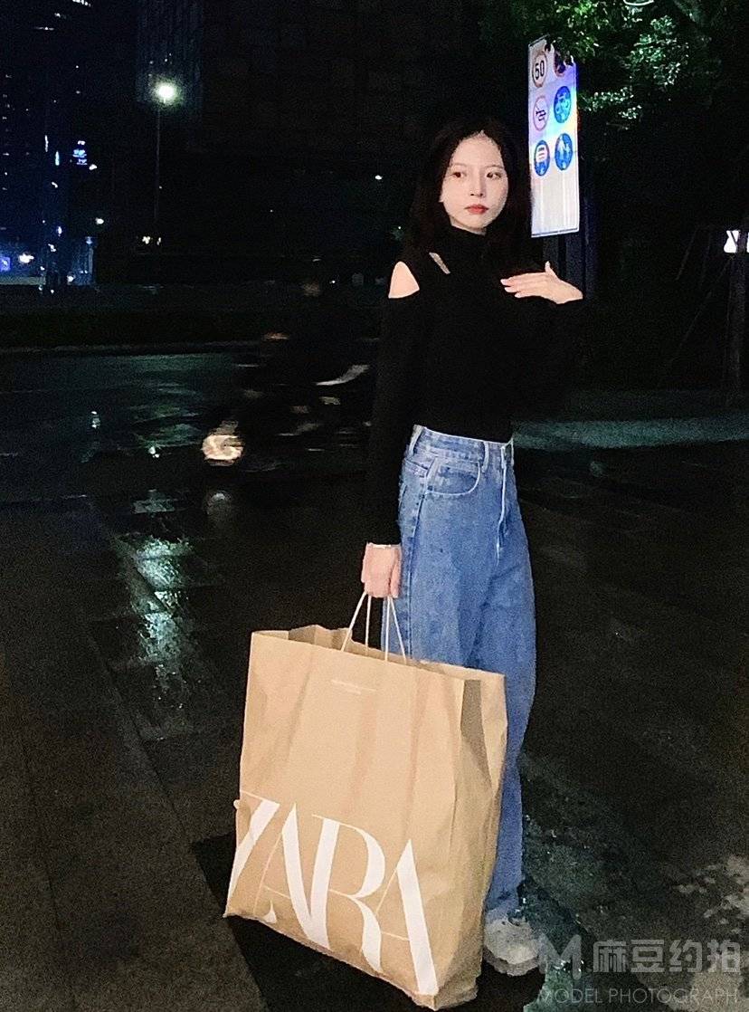 黑白模特