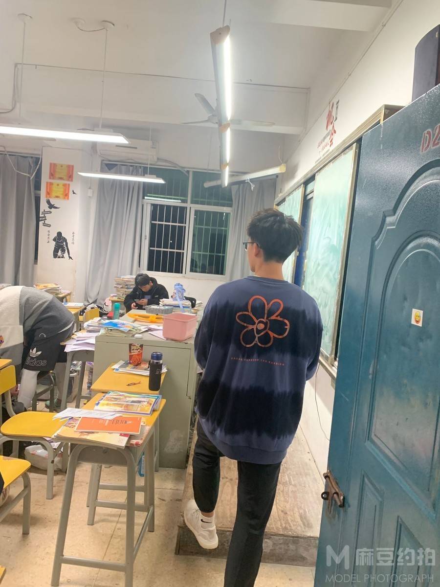 校园模特