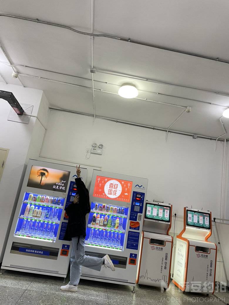 校园模特