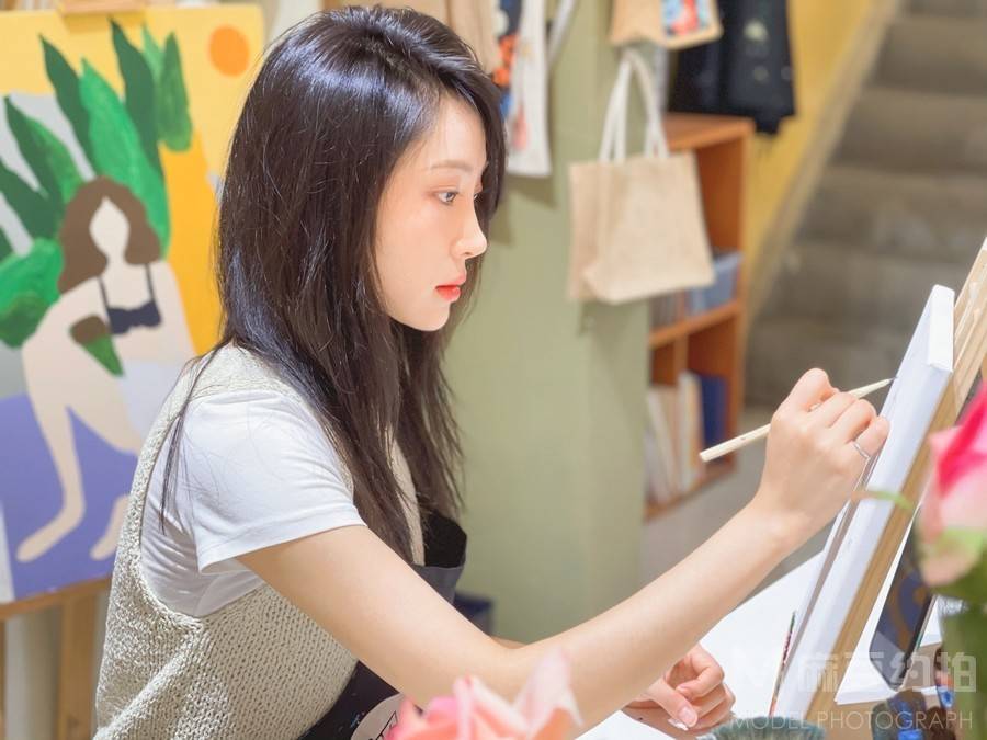 情绪模特