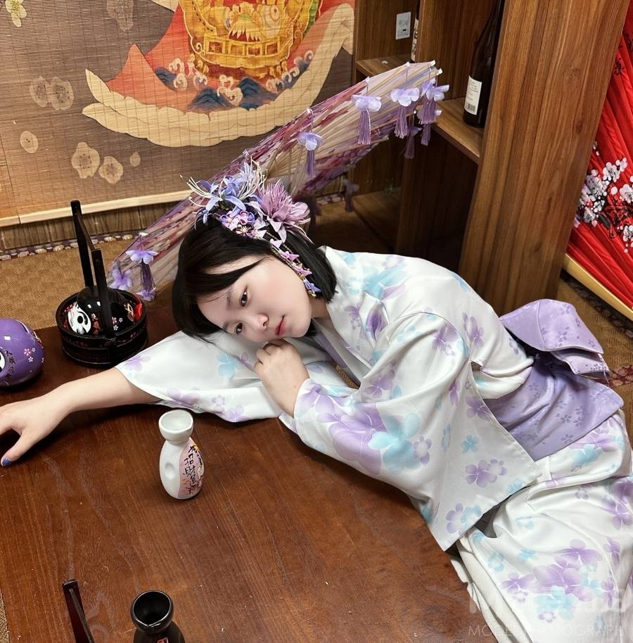 妆容模特