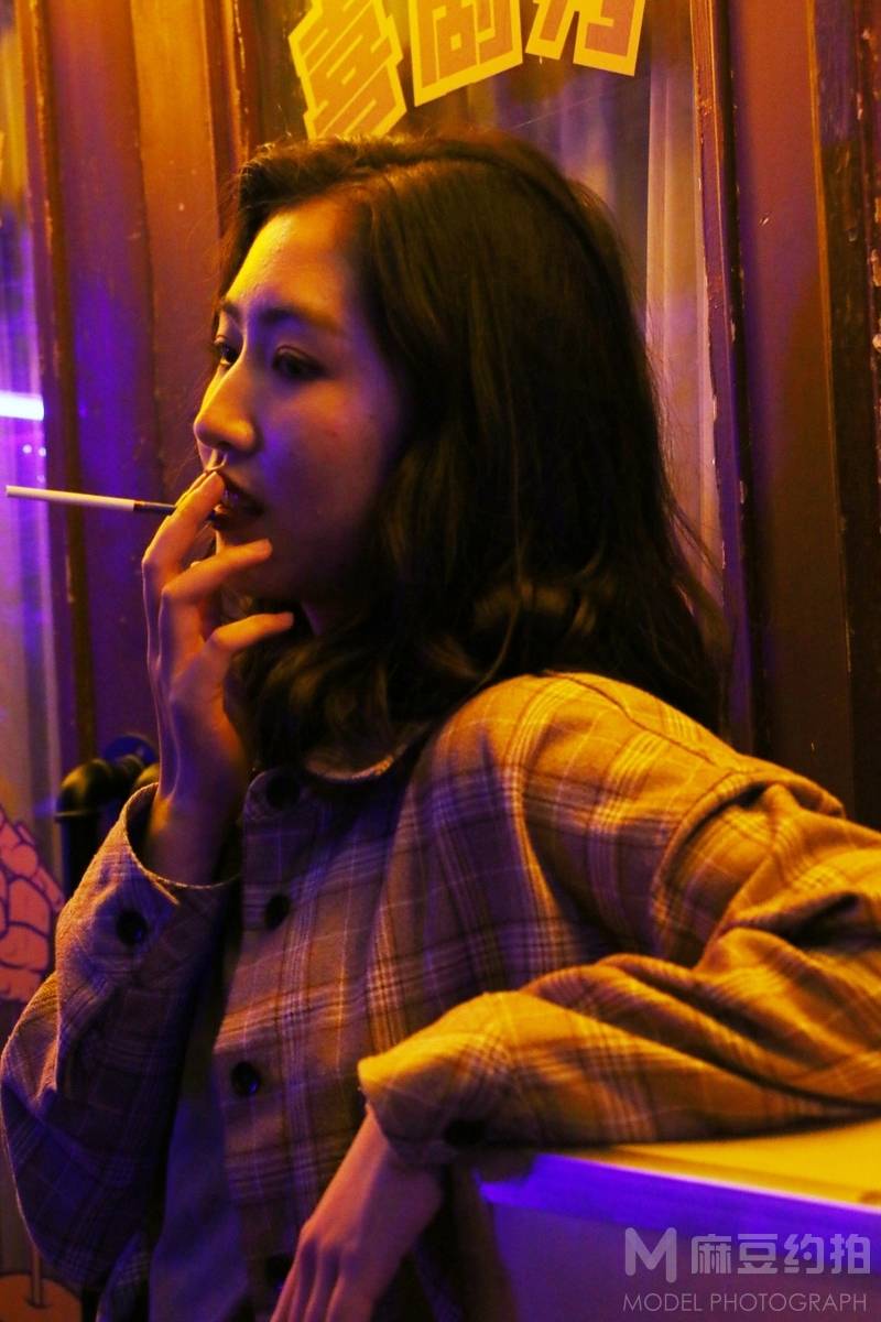 情绪模特