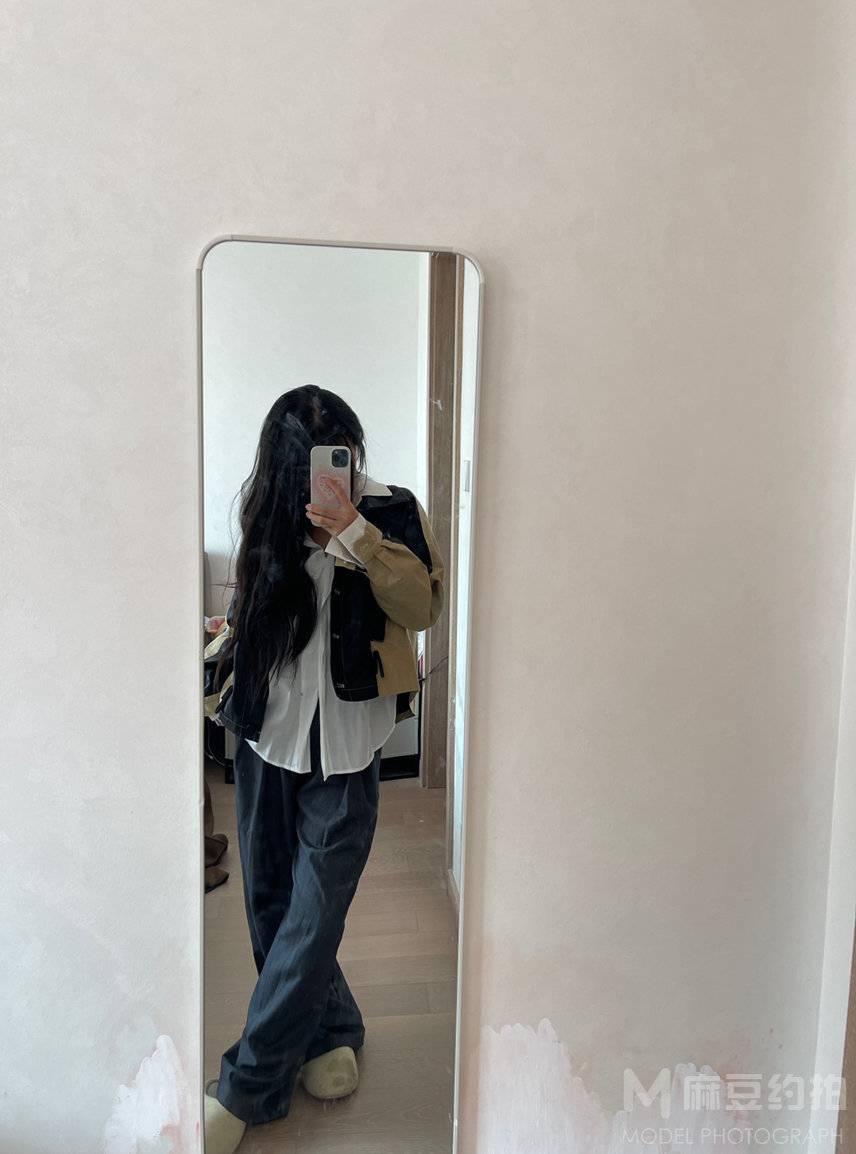 黑白模特
